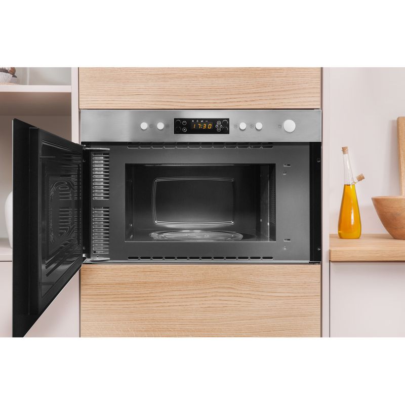 Indesit-Microonde-Da-incasso-MWI-6213-IX-Stainless-Steel-Elettronico-22-Microonde---grill-750-Lifestyle-frontal-open