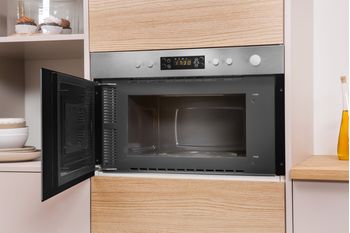 Indesit Microonde Da incasso MWI 6213 IX Stainless Steel Elettronico 22 Microonde + grill 750 Lifestyle perspective open
