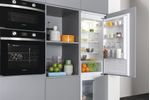 Indesit Microonde Da incasso MWI 4343 BL Nero Elettronico 31 Microonde + grill 1000 Lifestyle perspective open