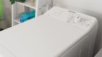 Indesit-Lavabiancheria-A-libera-installazione-BTW-L72200-IT-N-Bianco-Carica-dall-alto-E-Lifestyle-perspective