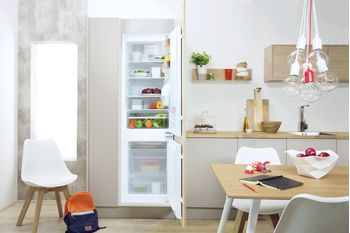Indesit Combinazione Frigorifero/Congelatore Da incasso B 18 A1 D V E/I 1 Bianco 2 porte Lifestyle frontal open