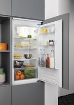 Indesit Combinazione Frigorifero/Congelatore Da incasso B 18 A1 D V E/I 1 Bianco 2 porte Lifestyle perspective open