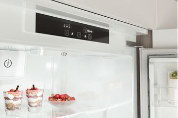 Indesit Combinazione Frigorifero/Congelatore Da incasso IND 401 Bianco 2 porte Lifestyle control panel