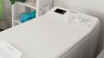 Indesit Lavabiancheria A libera installazione BTW S6230P IT/N Bianco Carica dall'alto D Lifestyle perspective