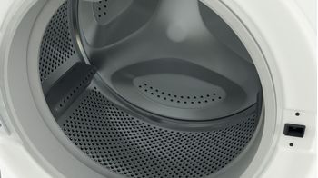 Indesit Lavabiancheria A libera installazione BWA 81284X W IT N Bianco Carica frontale C Drum