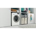 Indesit-Lavabiancheria-A-libera-installazione-BWE-81285X-WS-IT-Bianco-Carica-frontale-B-Lifestyle-perspective