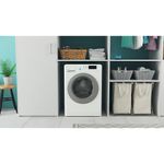 Indesit-Lavabiancheria-A-libera-installazione-BWE-81285X-WS-IT-Bianco-Carica-frontale-B-Lifestyle-frontal