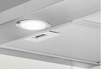 Indesit Cappa Da incasso IHPC 9.5 LM X Inox Montaggio a parete Meccanico Lifestyle detail