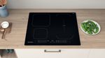 Indesit Piano cottura IB 65B60 NE Nero Induction vitroceramic Lifestyle frontal top down