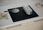 Indesit Piano cottura IB 65B60 NE Nero Induction vitroceramic Lifestyle perspective