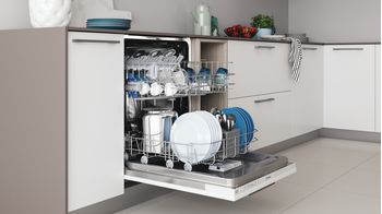 Indesit Lavastoviglie Da incasso DIE 2B19 Totalmente integrato F Lifestyle perspective open