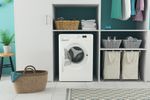 Indesit-Lavabiancheria-A-libera-installazione-MTWA-71252-W-IT-Bianco-Carica-frontale-E-Lifestyle-frontal-open