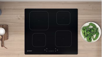 Indesit Piano cottura IS 83Q60 NE Nero Induction vitroceramic Lifestyle frontal
