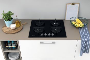 Indesit Piano cottura ING 61T/BK Nero GAS Lifestyle frontal top down