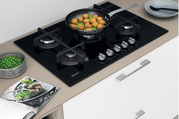 Indesit Piano cottura ING 72T/BK Nero GAS Lifestyle perspective