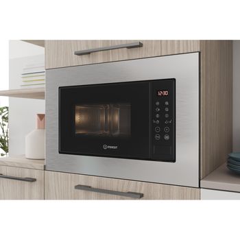 Indesit-Microonde-Da-incasso-MWI-120-GX-Stainless-Steel-Elettronico-20-Microonde---grill-800-Lifestyle-perspective-open