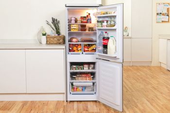 Indesit Combinazione Frigorifero/Congelatore A libera installazione NCAA 55 NX Inox 2 porte Lifestyle frontal open