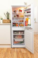 Indesit Combinazione Frigorifero/Congelatore A libera installazione NCAA 55 Bianco 2 porte Lifestyle frontal open