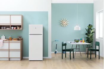 Indesit Combinazione Frigorifero/Congelatore A libera installazione I55TM 4110 W 1 Bianco 2 porte Lifestyle frontal