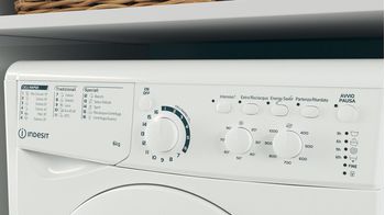 Indesit Lavabiancheria A libera installazione EWC 61051 W IT N Bianco Carica frontale F Lifestyle control panel