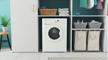 Indesit-Lavabiancheria-A-libera-installazione-EWD-71052-W-IT-N-Bianco-Carica-frontale-E-Lifestyle-frontal