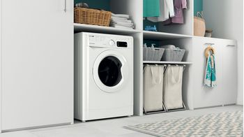 Indesit Lavasciugabiancheria A libera installazione EWDE 861483 W IT N Bianco Carica frontale Lifestyle perspective