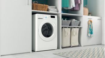 Indesit Lavabiancheria A libera installazione BWSE 71283X W IT N Bianco Carica frontale D Lifestyle perspective