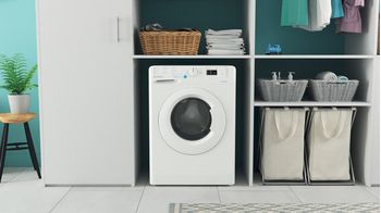 Indesit Lavabiancheria A libera installazione BWSA 61251 W IT N Bianco Carica frontale F Lifestyle frontal