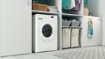 Indesit Lavabiancheria A libera installazione BWSA 71051 W IT N Bianco Carica frontale E Lifestyle perspective