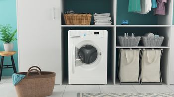 Indesit Lavabiancheria A libera installazione BWSA 71051 W IT N Bianco Carica frontale E Lifestyle frontal open
