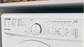 Indesit Lavabiancheria A libera installazione EWC 71252 W IT N Bianco Carica frontale E Lifestyle control panel