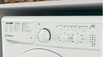 Indesit-Lavabiancheria-A-libera-installazione-EWC-71252-W-IT-N-Bianco-Carica-frontale-E-Lifestyle-control-panel