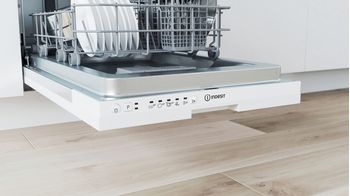 Indesit Lavastoviglie Da incasso DSIE 2B10 Totalmente integrato F Lifestyle control panel
