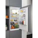 Indesit-Combinazione-Frigorifero-Congelatore-Da-incasso-B-18-A1-D-V-E-I-Acciaio-2-porte-Lifestyle-perspective-open