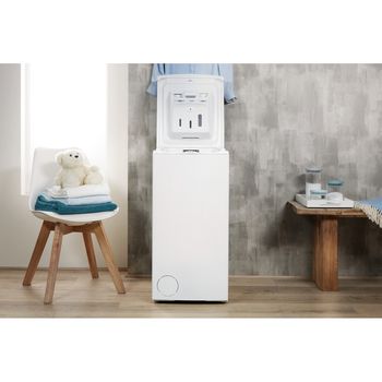 Indesit-Lavabiancheria-A-libera-installazione-BTW-E71253P--IT--Bianco-Carica-dall-altro-A----Lifestyle_Frontal_Open