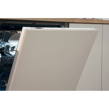 Indesit-Lavastoviglie-Da-incasso-DIF-66T9-CA-EU-Totalmente-integrato-A-Lifestyle-perspective-open