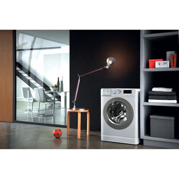 Indesit-Lavabiancheria-A-libera-installazione-BWE-91284X-WSSS-IT-Bianco-Carica-frontale-A----Lifestyle_Perspective