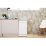 Indesit-Lavastoviglie-A-libera-installazione-DSFE-1B10-A-libera-installazione-A--Lifestyle-frontal