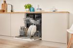 Indesit Lavastoviglie Da incasso DSIE 2B10 Totalmente integrato A+ Lifestyle perspective open
