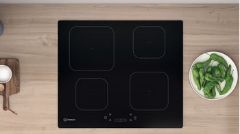 Indesit-Piano-cottura-IS-15Q60-NE-Nero-Induction-vitroceramic-Lifestyle-frontal