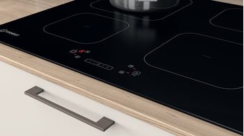 Indesit Piano cottura IS 15Q60 NE Nero Induction vitroceramic Lifestyle control panel