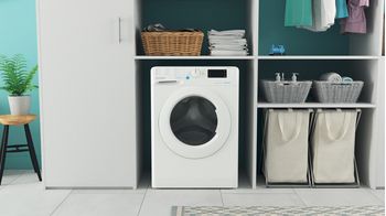 Indesit Lavabiancheria A libera installazione BWE 71285X W IT Bianco Carica frontale B Lifestyle frontal