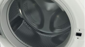 Indesit Lavasciugabiancheria A libera installazione BDE 96436 WK IT Bianco Carica frontale Drum