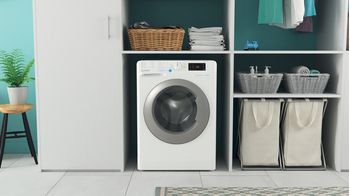 Indesit Lavabiancheria A libera installazione BWSE 7125X SV IT Bianco Carica frontale B Lifestyle frontal
