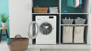 Indesit Lavabiancheria A libera installazione BWSE 7125X SV IT Bianco Carica frontale B Lifestyle frontal open