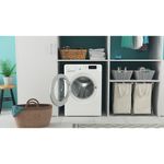 Indesit-Lavabiancheria-A-libera-installazione-BWSE-7125X-SV-IT-Bianco-Carica-frontale-B-Lifestyle-frontal-open