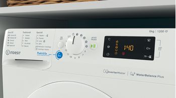 Indesit Lavabiancheria A libera installazione BWSE 61294 W IT Bianco Carica frontale C Lifestyle control panel