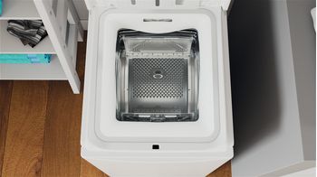 Indesit Lavabiancheria A libera installazione BTW L60400 IT Bianco Carica dall'alto C Drum
