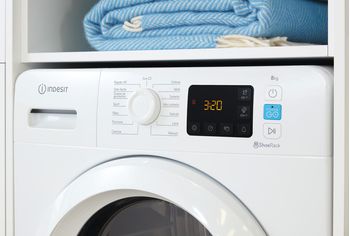 Indesit Asciugabiancheria YT M11 82 RX IT Bianco Lifestyle control panel