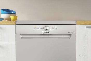 Indesit Lavastoviglie A libera installazione D2F HK26 S A libera installazione E Lifestyle control panel